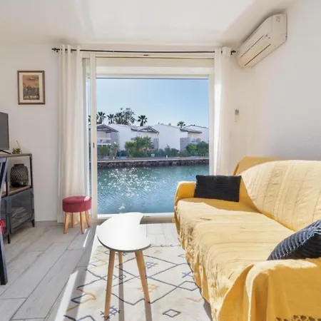 Apartment Ideal Couple & Famille, Pied Dans L'eau - Vue - Quartier Calme - Wi- Fi Debit - Parking Gratuit - Climatisation - Netflix - Animeaux Acceptes - Pres Du Port - Cap D'agde Agde