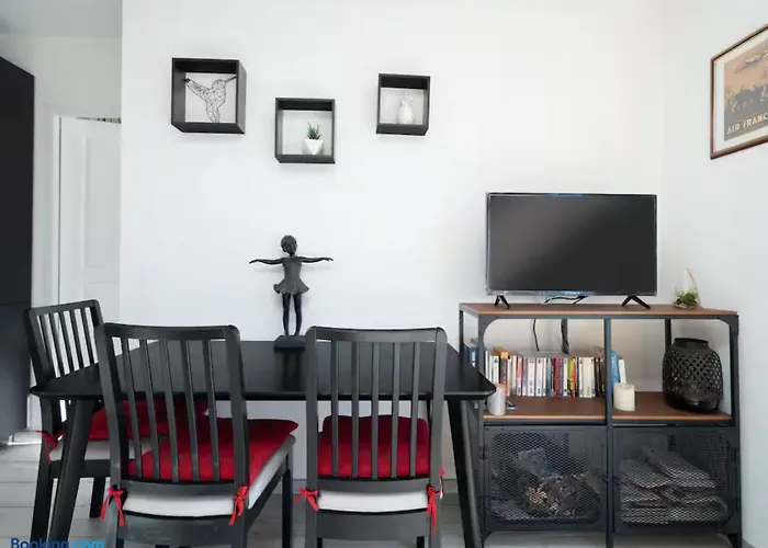 Idéal Couple&Famille, Pied dans l'eau - Vue Mer - Quartier Calme - Wi- Fi Haut Débit - Parking Gratuit - Climatisation - Netflix - Animeaux Acceptés - Prés du Port - Cap d'Agde *