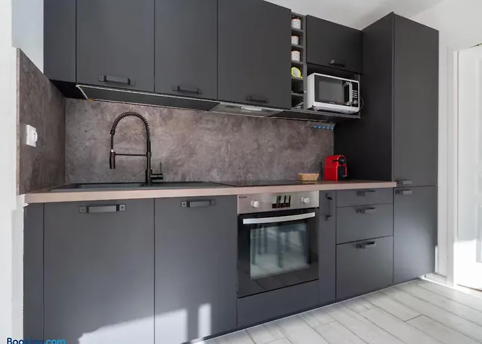 Appartamento Idéal Couple&Famille, Pied dans l'eau - Vue Mer - Quartier Calme - Wi- Fi Haut Débit - Parking Gratuit - Climatisation - Netflix - Animeaux Acceptés - Prés du Port - Cap d'Agde *