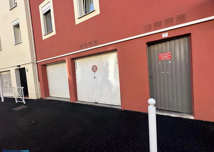 Appartamento Idéal Couple&Famille, Pied dans l'eau - Vue Mer - Quartier Calme - Wi- Fi Haut Débit - Parking Gratuit - Climatisation - Netflix - Animeaux Acceptés - Prés du Port - Cap d'Agde Agde