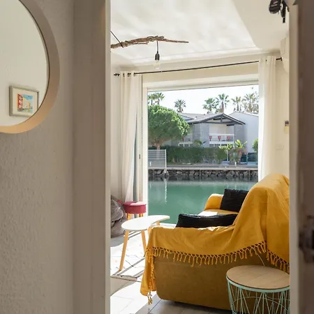 Ideal Couple & Famille, Pied Dans L'eau - Vue - Quartier Calme - Wi- Fi Debit - Parking Gratuit - Climatisation - Netflix - Animeaux Acceptes - Pres Du Port - Cap D'agde * Agde