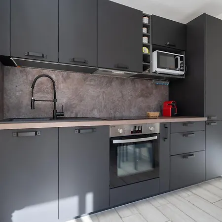 Ideal Couple & Famille, Pied Dans L'eau - Vue - Quartier Calme - Wi- Fi Debit - Parking Gratuit - Climatisation - Netflix - Animeaux Acceptes - Pres Du Port - Cap D'agde Agde